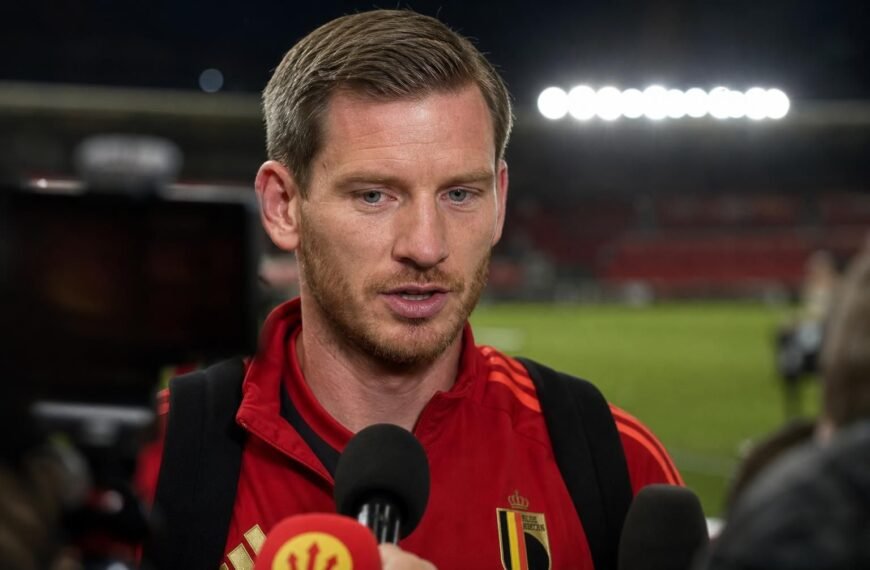 Jan Vertonghen in een perscontext rond de Rode Duivels en het WK