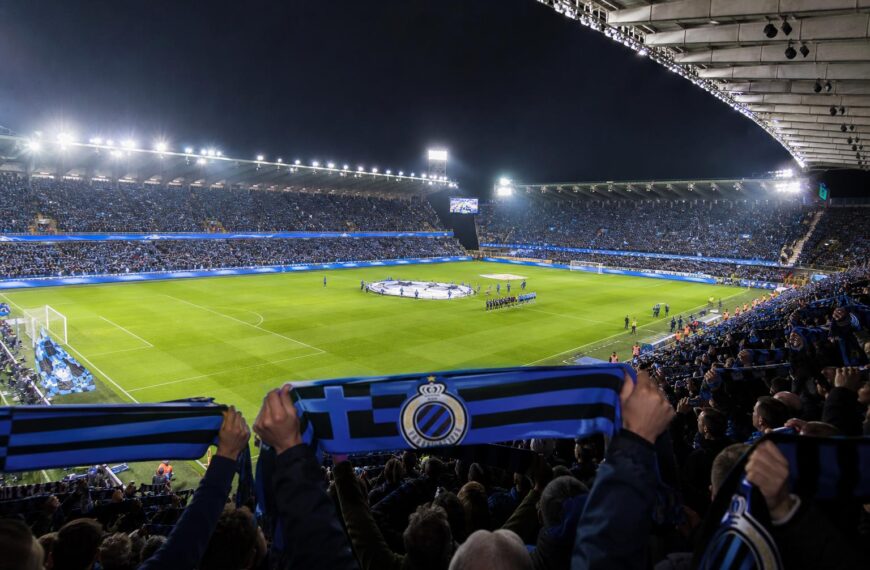 Sfeerbeeld rond een JPL-seizoensopener met Club Brugge-supporters zonder herkenbare gezichten