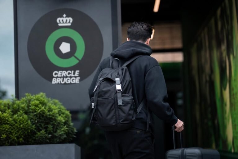 Transferbeeld rond Cercle Brugge in een stadionomgeving zonder herkenbare gezichten