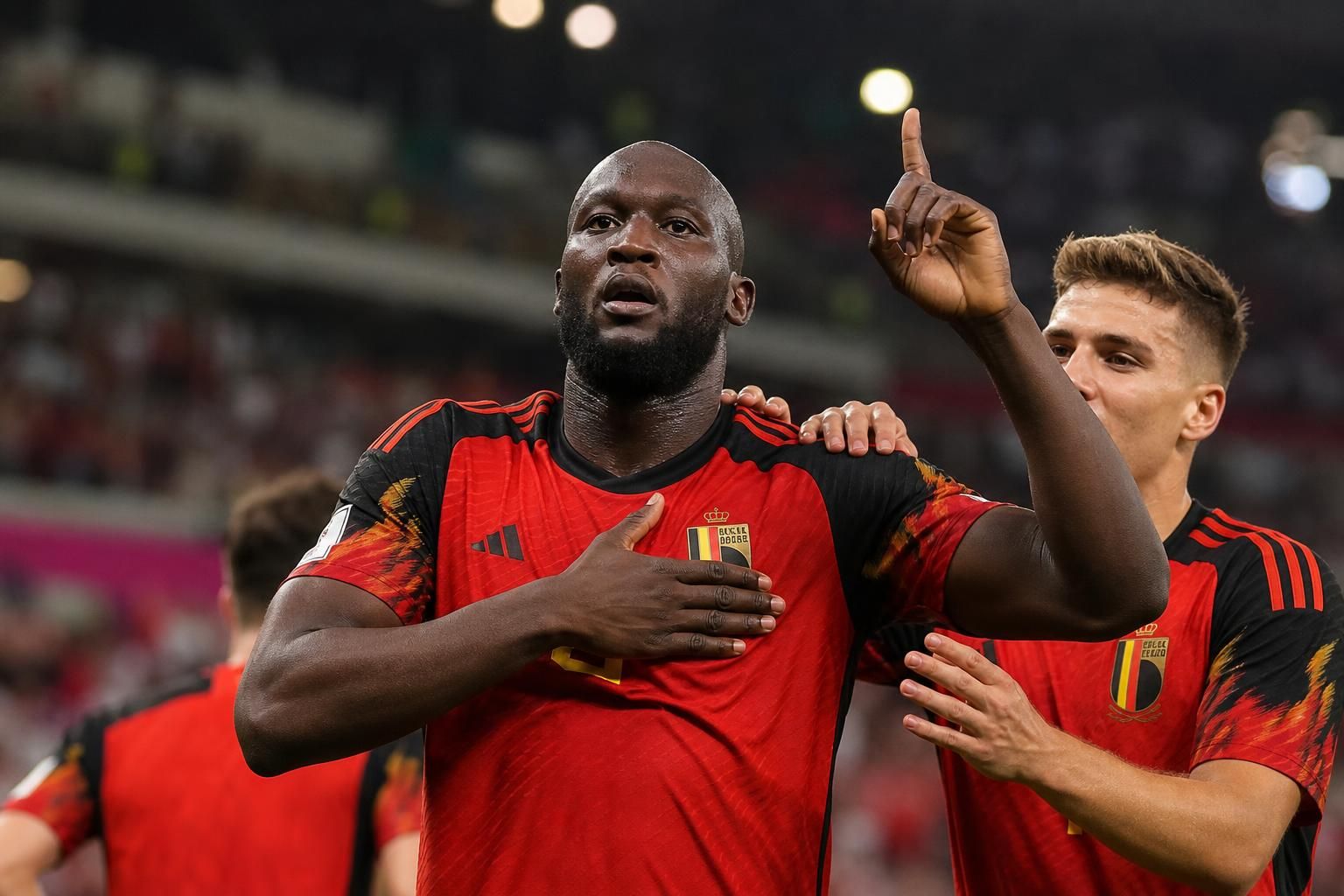 Romelu Lukaku viert met de Rode Duivels tijdens de oefenmatch tegen Kroatië