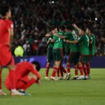 Mexicaanse spelers vieren groepswinst na het WK-duel tegen Zuid-Korea