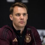 Manuel Neuer tijdens een persmoment bij Duitsland in aanloop naar zijn laatste WK