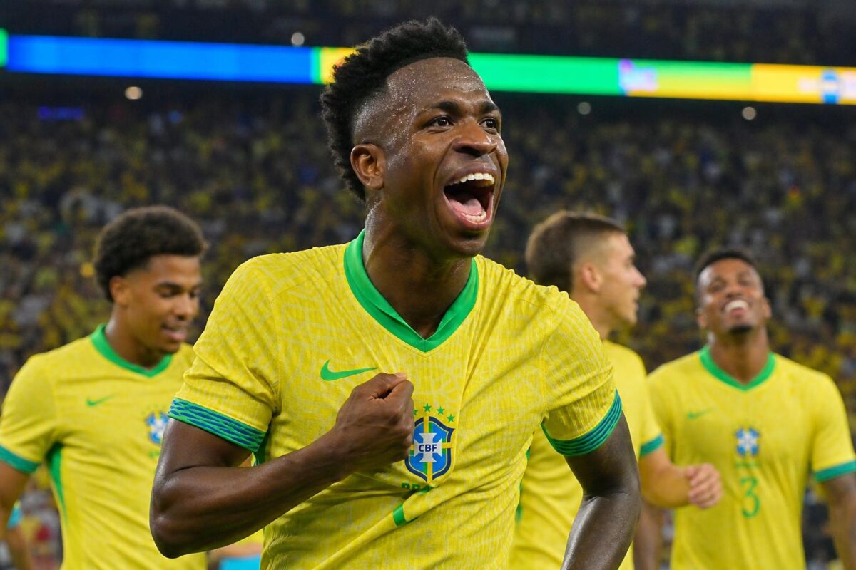 Brazilië viert tijdens de WK-voorbereiding na een ruime oefenzege