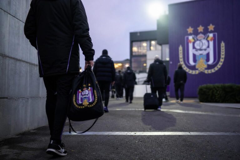 Transferdruk rond Nathan De Cat bij RSC Anderlecht