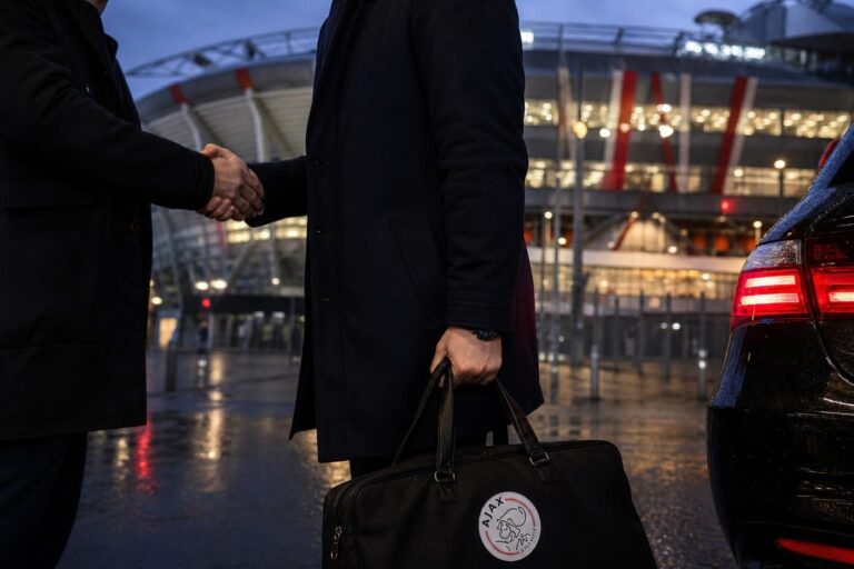 Transfercontext rond Ajax en Sparta Praag na het vertrek van Sivert Mannsverk
