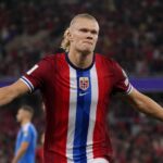 Erling Haaland in actie voor Noorwegen tijdens een interland