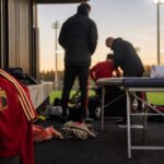Gespannen trainingscontext bij de Rode Duivels zonder herkenbare gezichten.