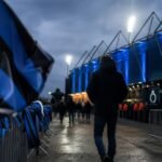 Transfercontext rond Club Brugge en Jesse Bisiwu met gespannen stadionatmosfeer