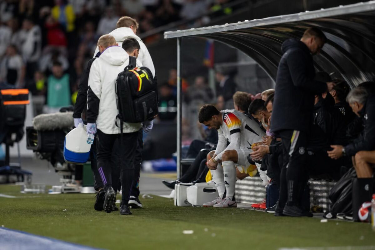 Gespannen sfeer rond de Duitse bank na een blessure op het WK