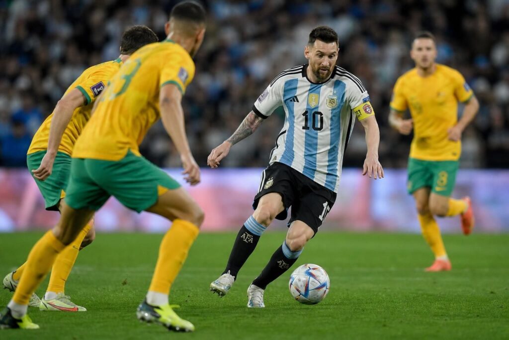 Lionel Messi in actie voor Argentinië tijdens het WK