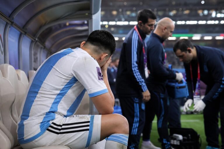 Argentinië maakt zich zorgen om een verdediger met knieklachten tijdens het WK