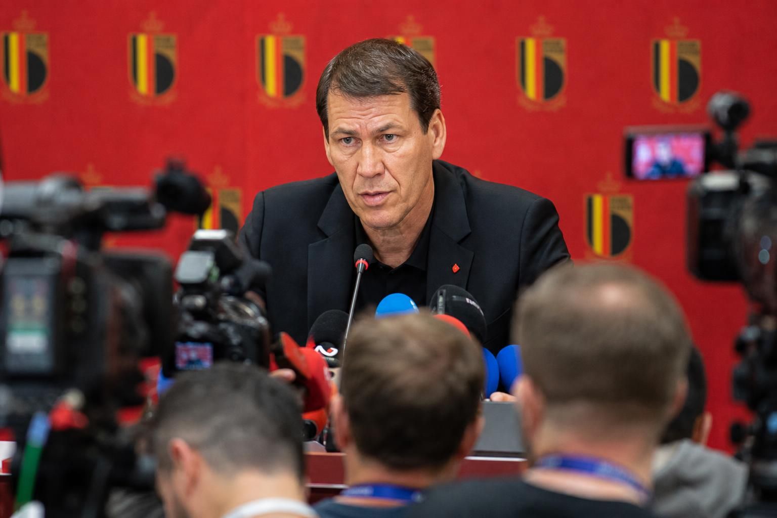 Rudi Garcia tijdens een gespannen persmoment bij de Rode Duivels