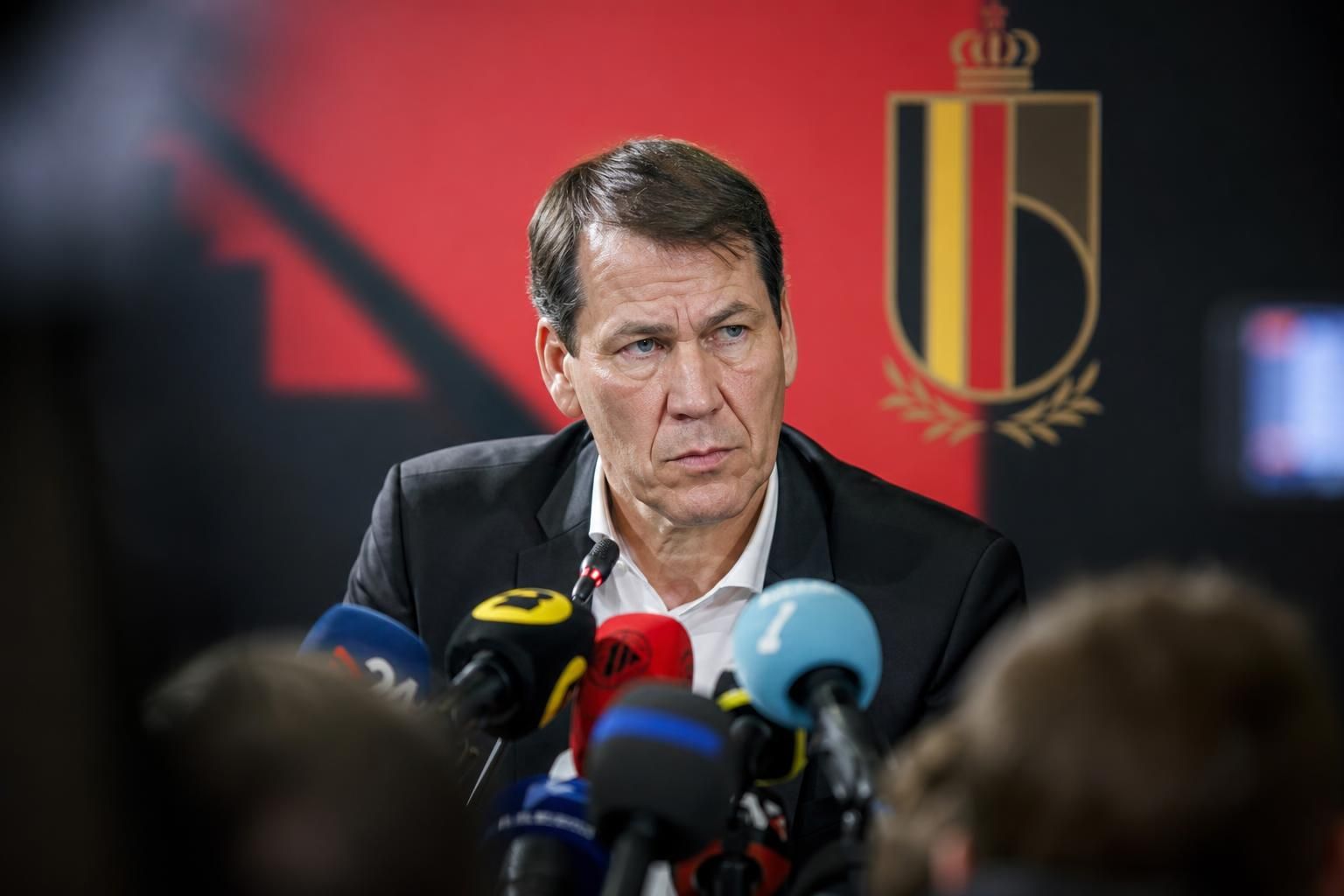 Rudi Garcia tijdens een gespannen persmoment bij de Rode Duivels