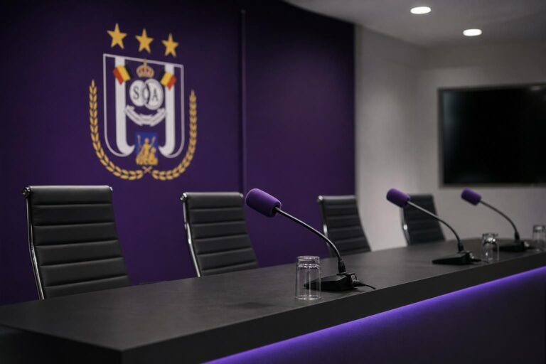 Perscontext bij RSC Anderlecht rond de zoektocht naar een nieuwe trainer