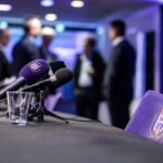 Persmoment rond de aanstelling van Vítor Bruno bij RSC Anderlecht zonder herkenbare gezichten