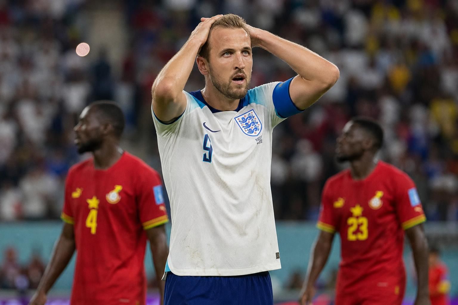 Harry Kane baalt na de gemiste Engelse kansen tegen Ghana