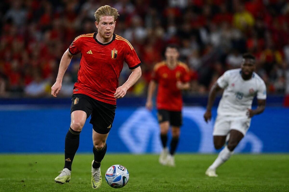 Kevin De Bruyne in een gespannen wedstrijdcontext bij de Rode Duivels.
