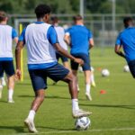 KRC Genk werkt een intense voorbereiding af met jongeren van Jong Genk bij de A-kern.