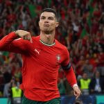Cristiano Ronaldo viert een doelpunt voor Portugal op het WK