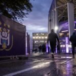 Transfercontext rond Anderlecht met focus op een zomerse zoektocht naar middenveldversterking