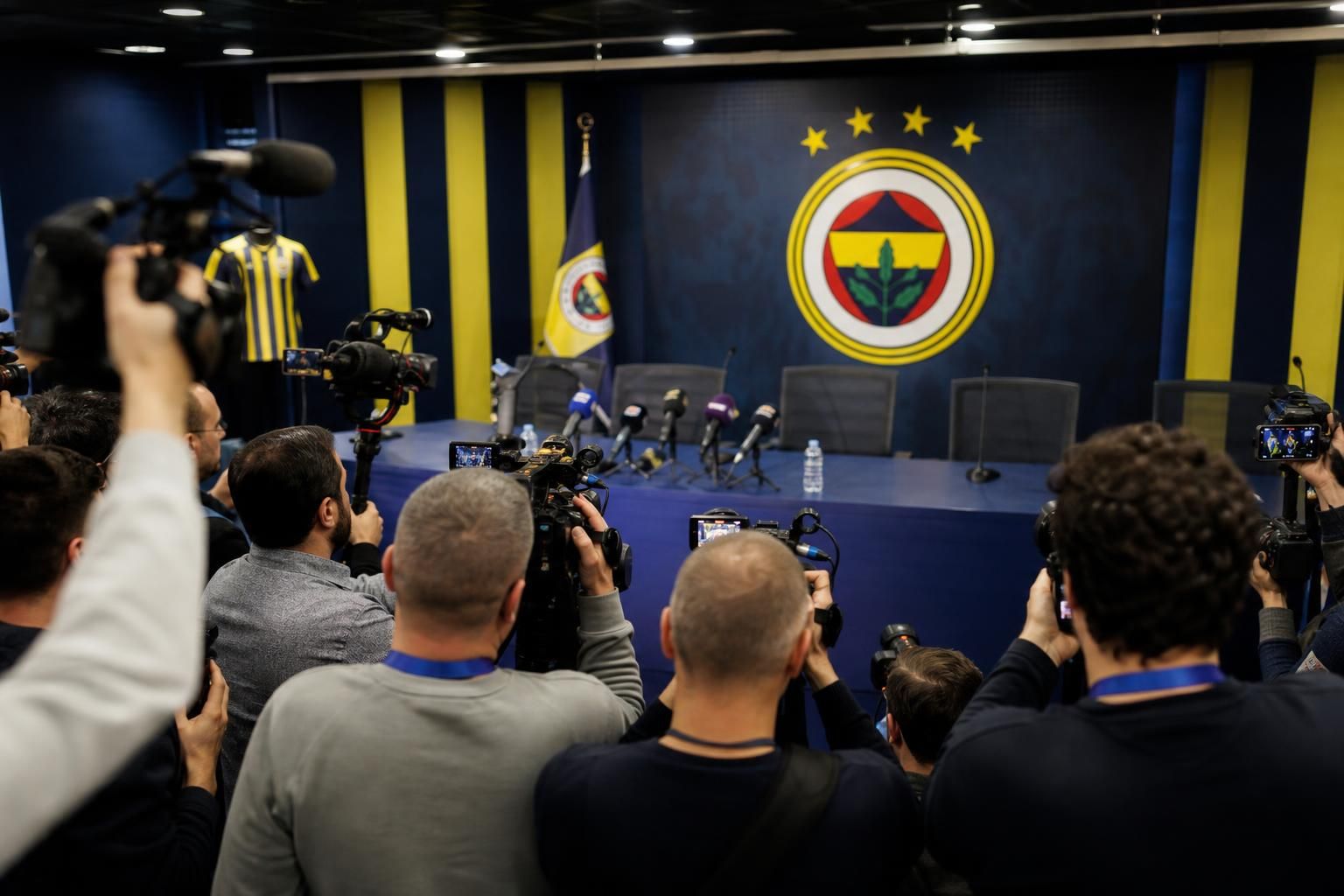 Perscontext rond de terugkeer van Dirk Kuijt als assistent-trainer bij Fenerbahçe