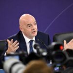 Gianni Infantino tijdens een persmoment over de WK-drinkpauzes