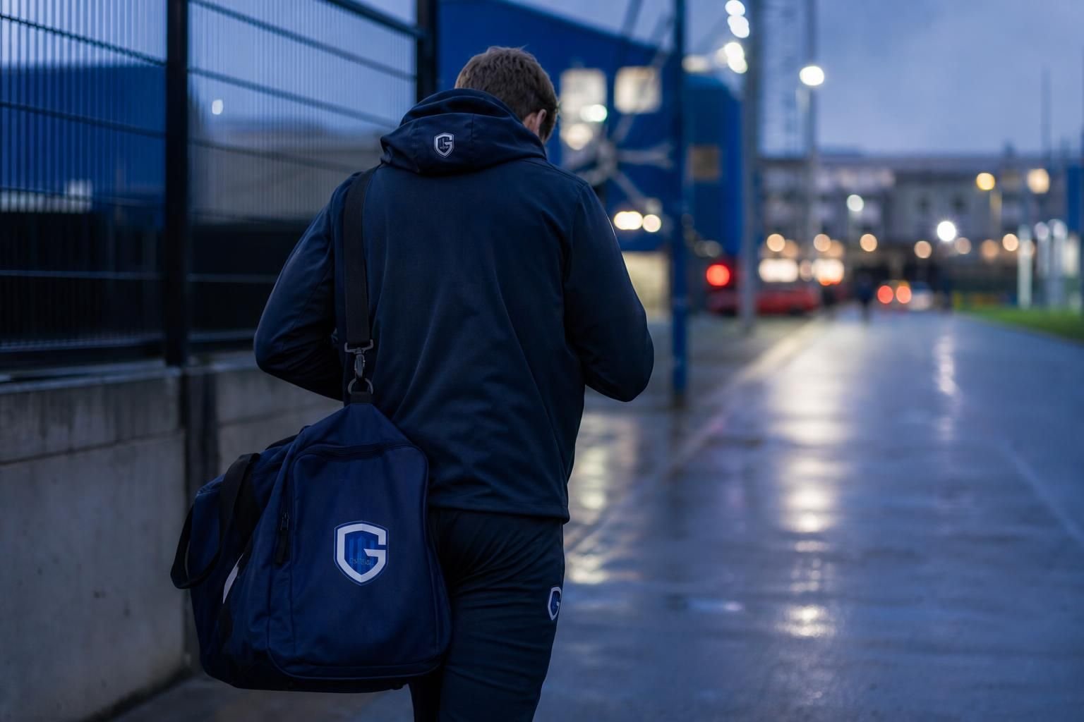 Sfeerbeeld rond KRC Genk bij het vertrek van een jonge speler