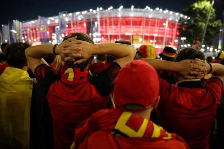 Belgische supporters volgen gespannen het WK-verloop rond de Rode Duivels