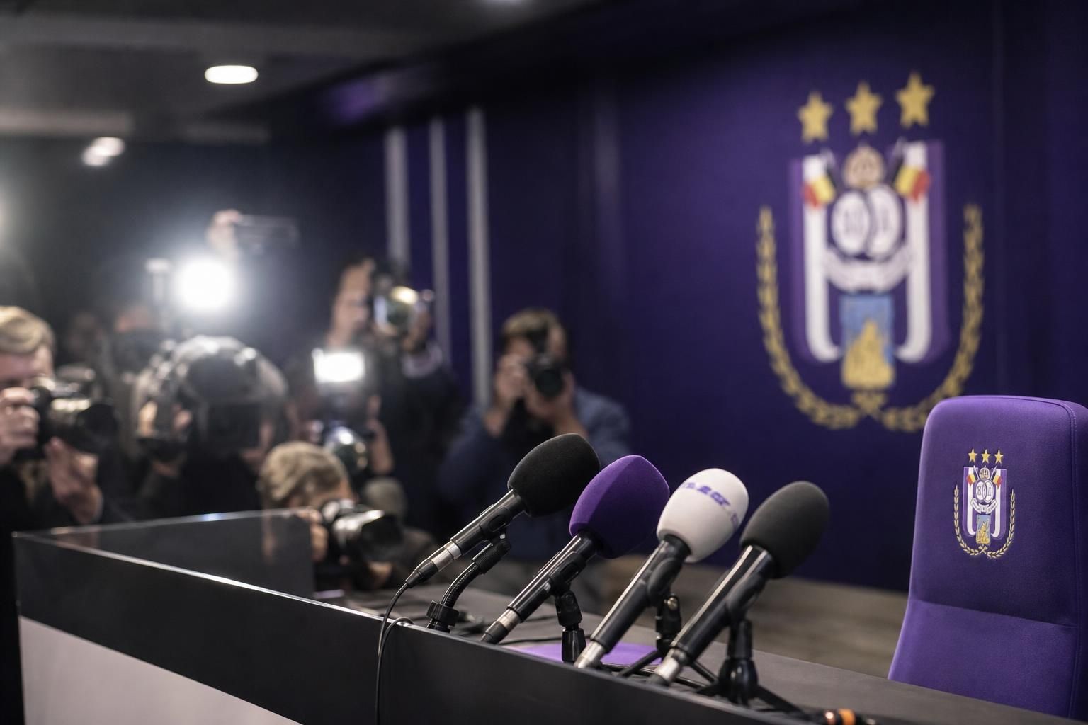 Persmoment bij Anderlecht in een gespannen maar hoopvolle sfeer