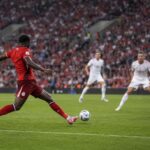 Canadese aanval in WK-sfeer zonder herkenbare gezichten, passend bij de assist van Nathan Saliba.