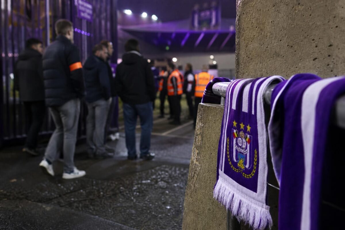 Sfeerbeeld rond een mogelijke transfer van Moussa Ndiaye tussen Anderlecht en Schalke 04
