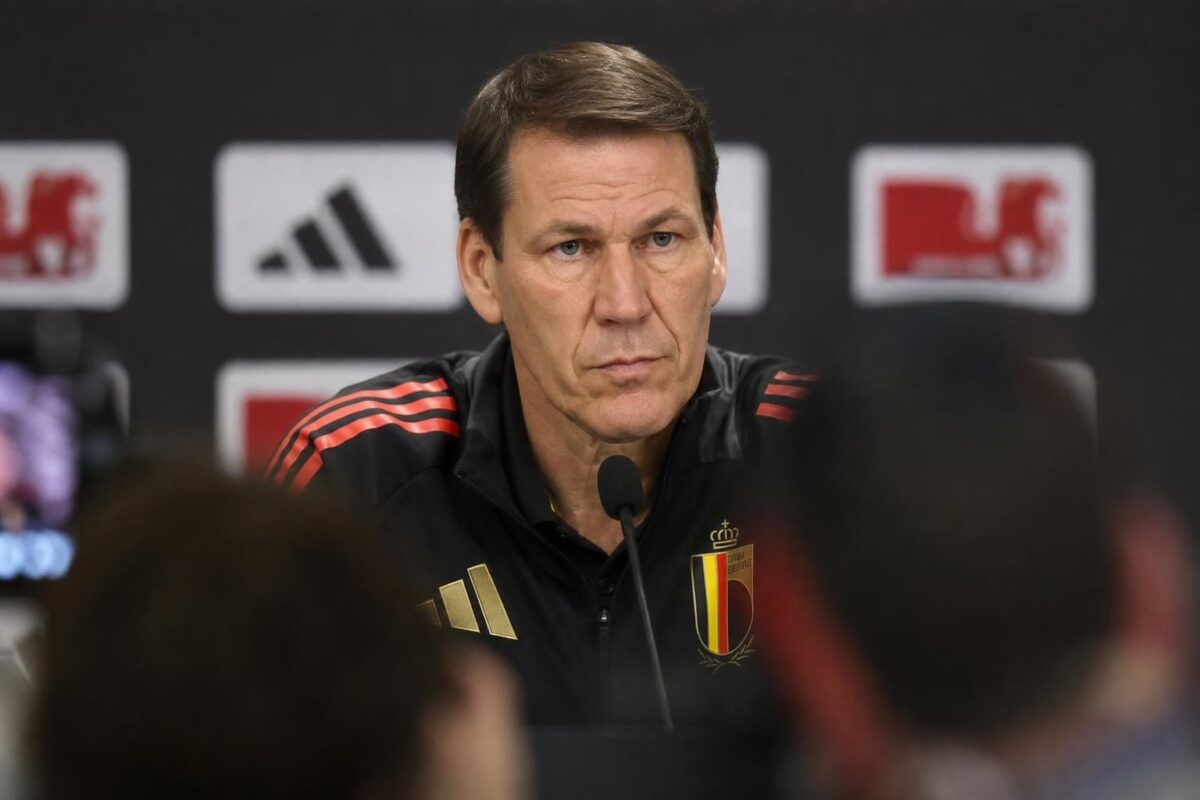 Rudi Garcia spreekt met de pers voor een belangrijke wedstrijd van de Rode Duivels