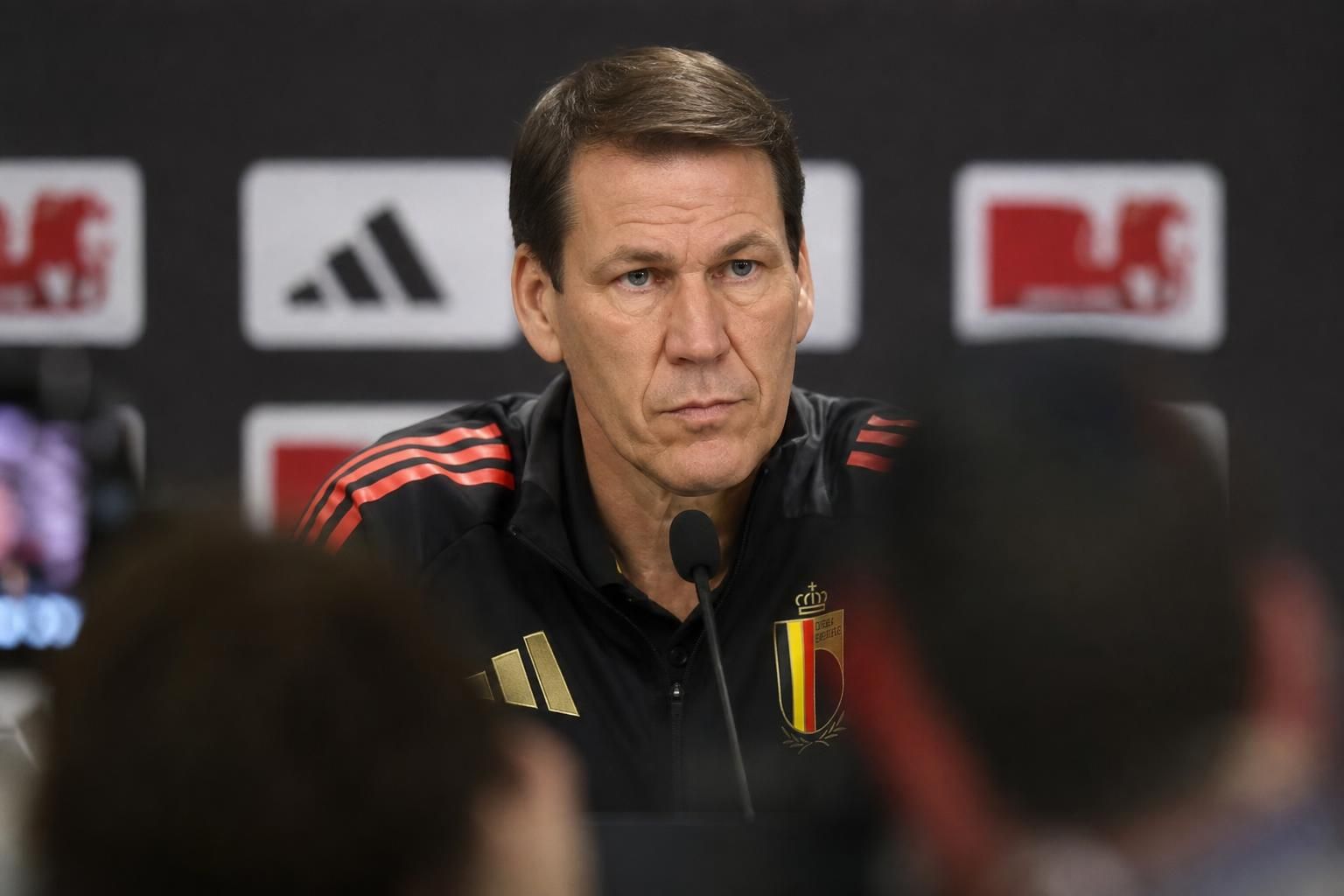 Rudi Garcia spreekt met de pers voor een belangrijke wedstrijd van de Rode Duivels