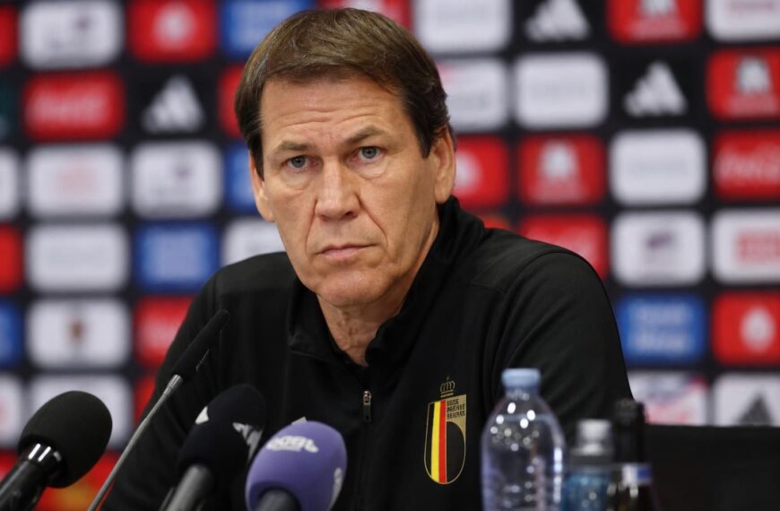 Rudi Garcia tijdens een gespannen moment bij de Rode Duivels op het WK 2026