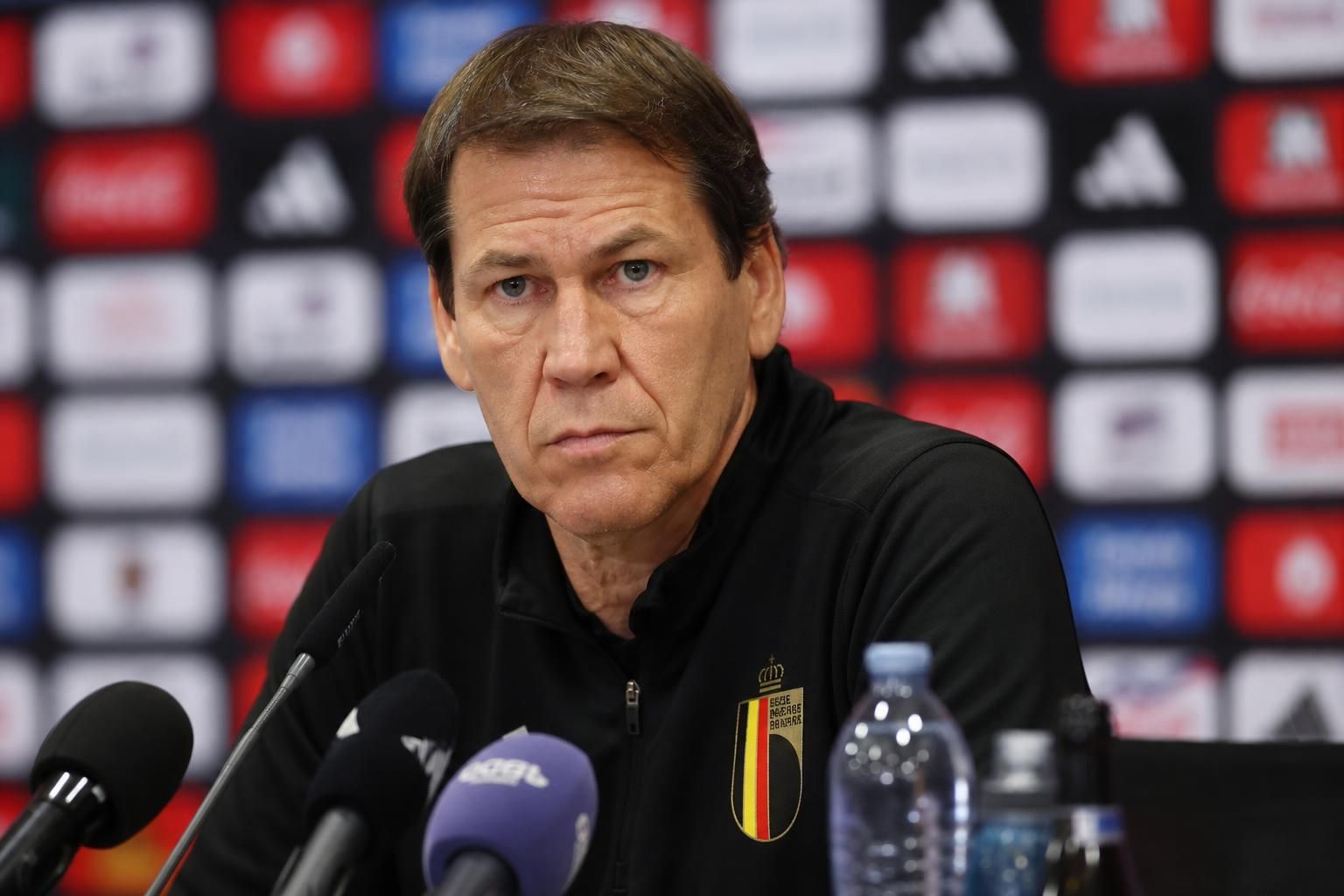 Rudi Garcia tijdens een gespannen moment bij de Rode Duivels op het WK 2026