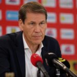 Rudi Garcia in een gespannen persmoment rond de Rode Duivels na de ruime zege tegen Nieuw-Zeeland