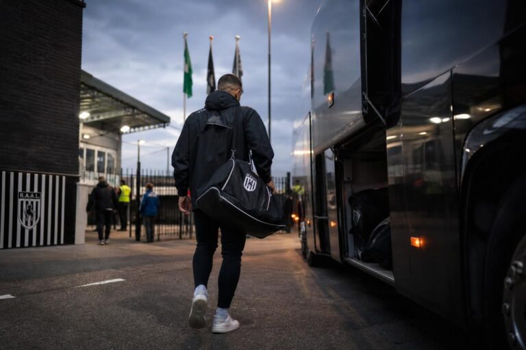 Transfersfeer rond La Louvière na het vertrek van Jordi Liongola naar Sheffield Wednesday