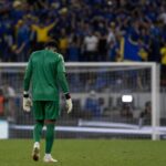 Curaçaose doelmansfeer na een WK-wedstrijd met supporters op de achtergrond