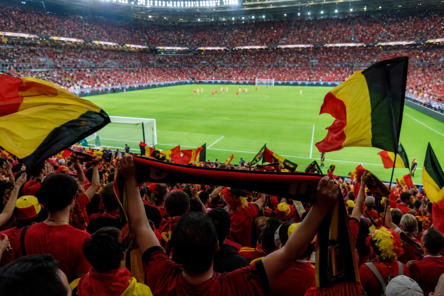 Belgische supporters creëren WK-sfeer rond de Rode Duivels zonder herkenbare gezichten