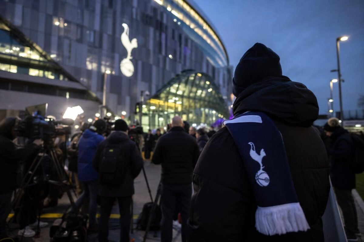 Transfercontext rond Tottenham Hotspur met media-aandacht en supporterssfeer