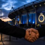 Transfercontext rond Club Brugge met een gespannen stadionomgeving zonder herkenbare personen