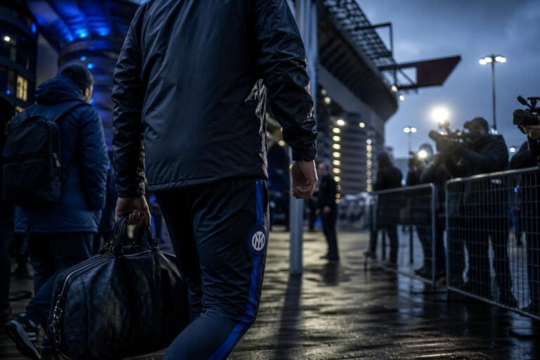 Ivan Perisic houdt de deur naar Internazionale open terwijl PSV zijn toekomst mee bepaalt.