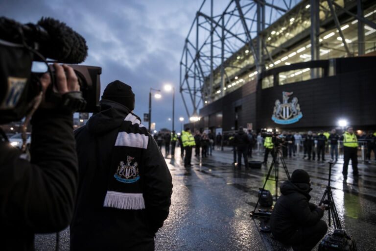 Transfercontext rond Johan Manzambi en de interesse van Newcastle United