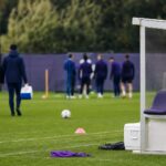 Gespannen trainingsmoment bij RSC Anderlecht tijdens de voorbereiding zonder herkenbare spelers