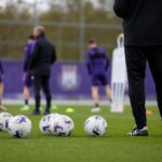 Trainingssfeer bij RSC Anderlecht zonder herkenbare gezichten na wijzigingen in de technische staf
