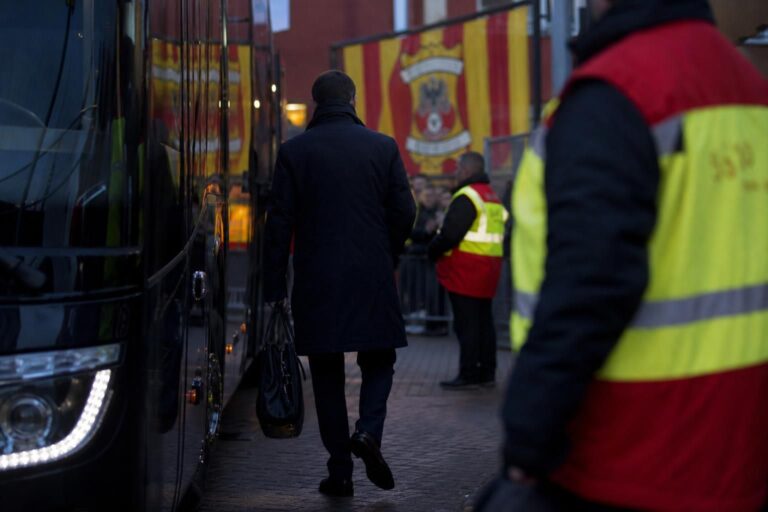 Tense stadium arrival atmosphere linked to Joseph Oosting and Go Ahead Eagles