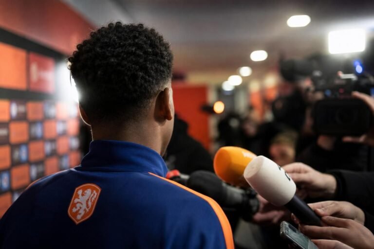 Denzel Dumfries houdt vragen over Real Madrid af en focust op het WK met Oranje