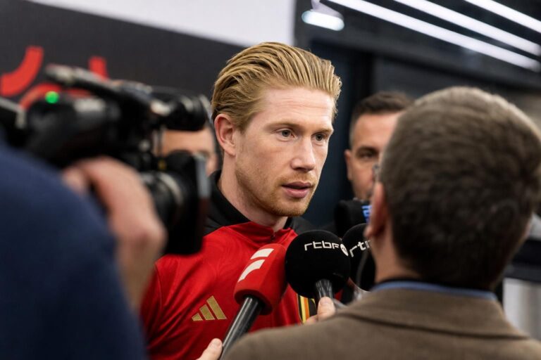 Kevin De Bruyne bij de Rode Duivels tijdens een persmoment na een interland