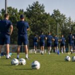 Trainingscontext bij KRC Genk tijdens een zomer met transferdruk