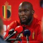 Romelu Lukaku tijdens een persmoment bij de Rode Duivels.